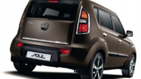 Kia is in een extra gulle bui en trakteert Kia Soul kopers op gratis lichtmetaal. Deze traktatie geldt voor de Soul X-pect Cool, waarvoor tevens een RVS-stylingpakket wordt aangeboden.