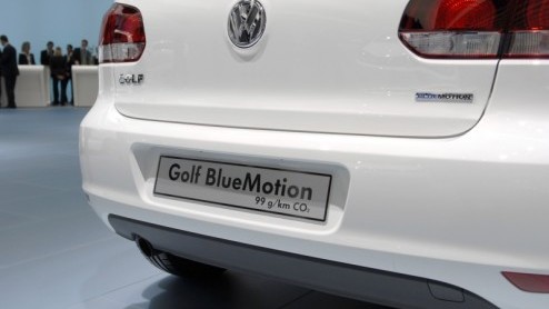 In november start Volkswagen met de levering van de nieuwe Golf BlueMotion. Het nieuwe model met 1.6 TDI is nog eens stukken zuiniger dan zijn voorganger en neemt genoegen met 3.8l/100km en 99 g/km CO