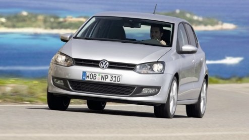 De nieuwe Volkswagen Polo maakt een vliegende start. Sinds de introductie in juli deze zomer zijn er in ons land reeds 2500 exemplaren van de vijfdeurs verkocht. Familie-uitbreiding staat weer op stap
