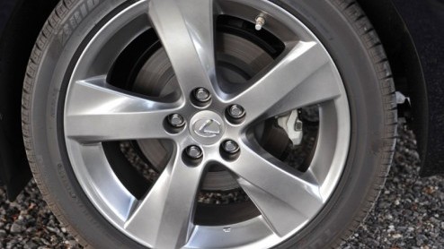 De huidige Lexus IS is al weer even van de partij, maar nu pas verschijnt een tweede modelvariant, de coup-cabriolet die tot IS 250C is gedoopt. Het model is een rechtstreekse concurrent voor onder m