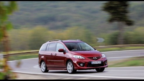 Voor iedereen die nu een Mazda koopt, gaat veilig de winter in. Kopers kunnen namelijk rekenen op een gratis rijvaardigheidstraining van Prodrive. In de nieuwe Mazda CX-7 CiTD bijvoorbeeld, of het Maz