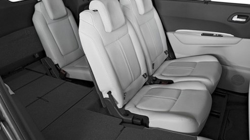 Peugeot maakt er geen geheim van dat de 5008 diverse componenten deelt met de Citron C4 Grand Picasso. Het exterieur lijkt welhaast n op n te zijn overgenomen. Ook technisch leunt ie sterk op zn