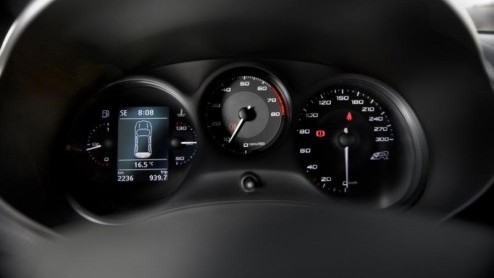 De nieuwe Seat Leon Cupra R is klaar voor de start. De flink gepeperde Spanjaard is inmiddels toegevoegd aan de Nederlandse prijslijst en staat voor 36.495 euro in de boeken. Het kersverse topmodel pa