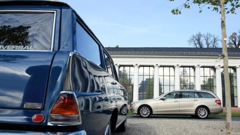 Een bagageruimte van 1950 liter en maximaal zeven zitplaatsen, hoe kun je dat op een fraaie wijze inkleden? Dat zal wel een MPV worden, is een logische gedachte. Niets blijkt minder waar. Het antwoord