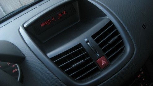 Peugeot heeft succesnummer 206 met de komst van opvolger 207 niet aan de kant gezet. Het merk gaf de compacte Fransoos voor de Zuid-Amerikaanse markt een flinke opfrisbeurt waardoor 206 als 206+ weer
