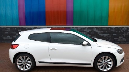 Volkswagen heeft in navolging van andere modellen en merken binnen de VAG-groep de 2.0 TSI fijngeslepen. De Scirocco en krijgt er 10 pk en komt op 210 pk. Daarmee is de scheurneus iets sneller en zelf
