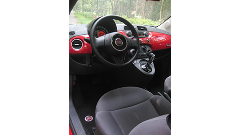 Stilstand is achteruitgang. Of toch niet? De Fiat 500 1.2 met Dualogic en Start&Stop boekt verbruikswinst bij elke stop, zonder er zelf iets voor te doen. Naast een lagere brandstofrekening levert dez