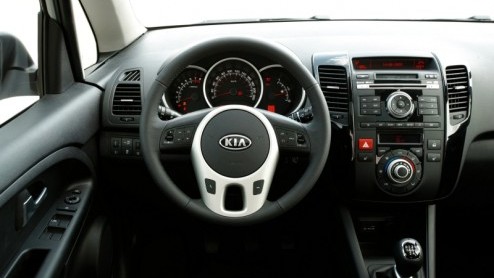 Na de presentatie op de IAA Frankurt maakt de nieuwe Kia Venga nog dit jaar zijn opwachting bij de dealers. De compacte ruimtetelg kan geheel volgens de familietraditie rekenen op uitgebreide garantie