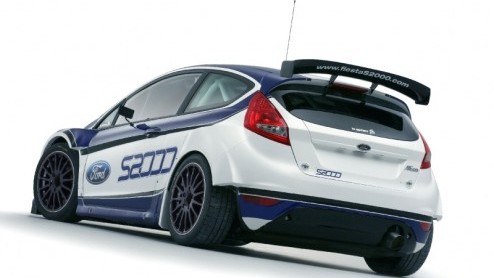 Tweehonderdtachtig pk, permanente vierwielaandrijving en een uitgebouwde body, dat is het DNA van de nieuwe Ford Fiesta S2000. Rennen richting de dealer heeft echter geen zin.