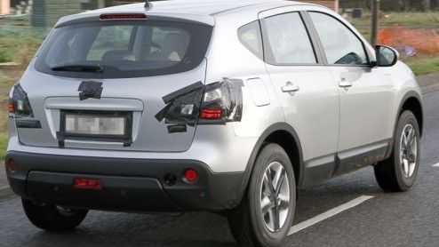 Nissan heeft met de Qashqai een regelrechte hit. Het motto never change a winning team is echter niet aan deze populaire crossover besteed. Deze verse beelden bewijzen dat de Japanners een nieuwe pl