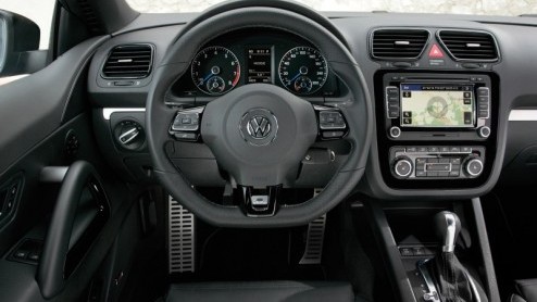Volkswagen begint het nieuwe jaar op volle kracht. In januari arriveert de top-Scirocco allertijden, de Scirocco R. De sportieve scheurneus kan rekenen op 265 pk aan de voorwielen en een imposant stri