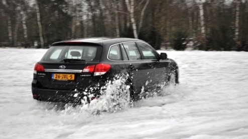 Ons land is de afgelopen periode meerdere malen bedekt geweest onder een flink pak sneeuw. Juist dan blijkt dat onze infrastructuur helemaal niet berekend is op dergelijke weersomstandigheden. Het ope