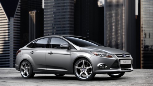Daar is-ie dan, de nieuwe Ford Focus. De populaire middenklasser beleeft zijn debuut deze maand in Detroit als hatchback en sedan en gaat volgend jaar als 'wereldauto' trakteren op nog meer rijplezier