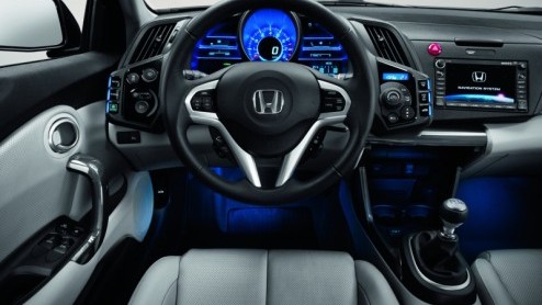 De nieuwe, langverwachte Honda CR-Z heeft zijn werelddebuut gemaakt op de Detroit Motor Show in de Verenigde Staten. De sportcoup (2+2) is 's werelds eerste hybrideauto met een handgeschakelde zesbak