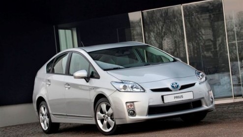 De Prius is hot, dat weten we allemaal. Om de hybridetopper van Toyota nog aantrekkelijker in de markt te zetten staat er een Special Edition bij de dealer. Deze tijdelijke uitvoering heeft standaard