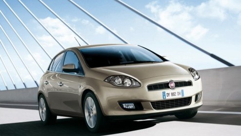 Fiat start 2010 onder meer met het subtiel opfrissen van de Bravo. De Italianen brengen volgende maand de looks naar een hoger niveau en hebben ook de moeite genomen het interieur te herzien. De versc