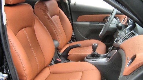 Medio vorig jaar lanceerde Chevrolet met de nieuwe Cruze een nieuwe, veelbelovende speler in de compacte middenklasse. Naast een scherpe prijs, twee diesels, een goede uitrusting en een kwalitatief in