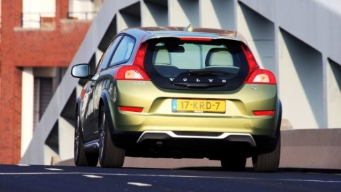 Volvos kleinste moet met de tijd mee, en dus is de C30 even letterlijk gefacelift. De nieuwe looks zijn klaar voor de toekomst, de compacte Zweed speelt samen met talloze kleur- en afwerkingsmogelijk