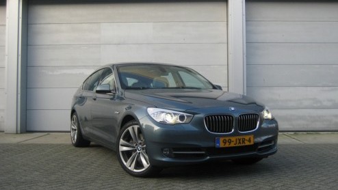 Je zou het misschien niet verwachten, maar door de uitbreidingsdrift in de modelrange van BMW wordt kiezen in de hoge middenklasse eigenlijk steeds inzichtelijker. Want na de 5-serie sedan, Touring en