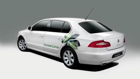 Skoda maakt de spaarzame Superb Greenline nog aantrekkelijker. Zo wordt de prijs verlaagd en daarnaast is het beenruimtewonder er voor een kleine meerprijs als Business Line.