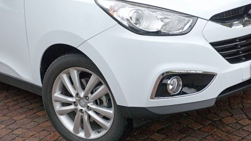 De nieuwe ix35 van Hyundai staat vanaf 1 maart bij de dealers. De Tuscon-opvolger steelt de show met nieuwe, efficinte motoren en crossover-looks. De bijbehorende prijskaartjes zijn nog altijd scherp