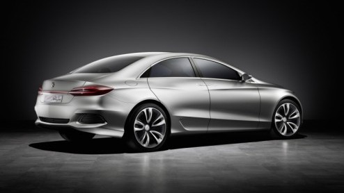 Mercedes-Benz introduceert op de autotentoonstelling van Genve de F 800 Style, een studiemodel dat niet alleen de toekomstige designtaal van het merk uitstraalt, maar ook vol zit met efficinte aandr