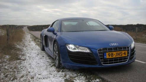 Bij Audi is de R8 ht rasechte paradepaard van de familie, in 2006 'geboren' uit de vele successen in de legendarische Le Mans races. Een supersportwagen met V8 die tot absolute topprestaties in staat