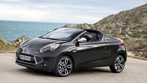 Tijdens de Zwitserse autoshow zijn bij Renault de ogen gericht op twee nieuwe cabrio's, waaronder de compacte Wind. De eigenwijze tweezitter met een supersnel elektrisch wegklapbaar dak biedt opvallen