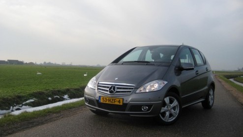Zuinig autorijden en het op slimme wijze besparen van brandstof begint steeds grotere vormen aan te nemen. Mercedes-Benz past inmiddels bij vrijwel alle modellen  ook bij de grote jongens  diverse t