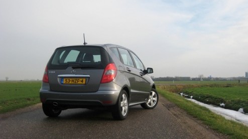 Zuinig autorijden en het op slimme wijze besparen van brandstof begint steeds grotere vormen aan te nemen. Mercedes-Benz past inmiddels bij vrijwel alle modellen  ook bij de grote jongens  diverse t