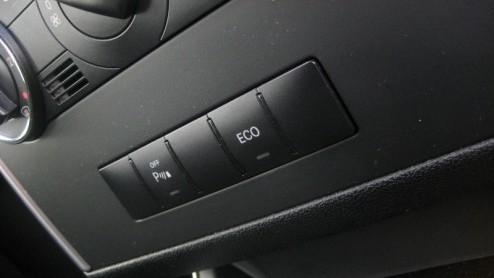 Zuinig autorijden en het op slimme wijze besparen van brandstof begint steeds grotere vormen aan te nemen. Mercedes-Benz past inmiddels bij vrijwel alle modellen  ook bij de grote jongens  diverse t