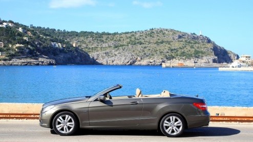 Het valt niet te ontkennen, het voorjaar nadert! En dus weten autoliefhebbers genoeg: tijd voor de cabrio! Mercedes-Benz heeft niet geheel toevallig zojuist de nieuwe E-Klasse Cabriolet gentroduceerd