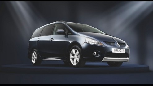 Mitsubishi trakteert maar al te graag en komt met de Grandis 2.4 Limited Edition. De zevenzits MPV is extra luxe aangekleed maar heeft ook een extra scherp prijskaartje: 29.999 euro.