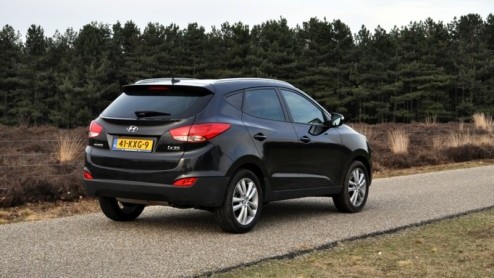 Met de Tucson heeft Hyundai jaren lang het compacte SUV-segment aangevoerd. Na zes jaar trouwe dienst vond de Koreaanse fabrikant het de hoogste tijd voor een opvolger. Zou het Hyundai met de modern g