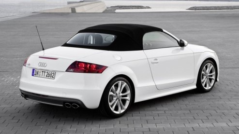 Hij zat er stiekem aan te komen en is nu een feit. Audi presenteert op de de autotentoonstelling van Leipzig de vernieuwde Audi TT en TTS Coup en Roadster. Beide springen in het oog door een nog sche