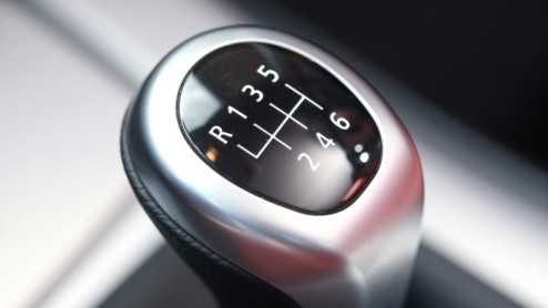 Vroeger...was een snelle auto vaak sportief en dorstig maar een langzame niet. Tegenwoordig hebben autofabrikanten slimme techniek om efficintie niet ten koste te laten gaan van de motor- en rijprest