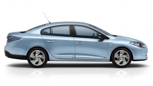 Renault is er uit. Dit is hoe het elektrisch aangedreven duo Fluence Z.E. en Kangoo Express Z.E. er uit komt te zien. Door het elektrische avontuur te starten met zowel een C-segment auto als ruime be
