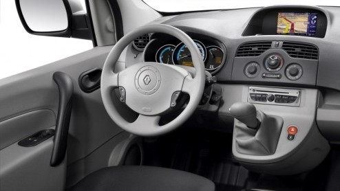 Renault is er uit. Dit is hoe het elektrisch aangedreven duo Fluence Z.E. en Kangoo Express Z.E. er uit komt te zien. Door het elektrische avontuur te starten met zowel een C-segment auto als ruime be