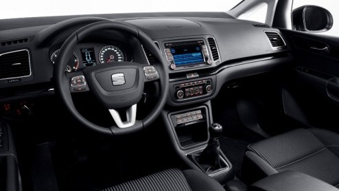 Na de presentatie van de Volkswagen Sharan kon je de klok er op gelijk zetten dat ook Seat met een nieuw, ruimtelijk pakezel tevoorschijn komt. Zie hier de nieuwe Seat Alhambra, die na de zomer bij de