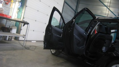 Een Toyota Prius, Volvo C30 of Mitsubishi Outlander met lederen bekleding voor de deur staan? Grote kans dat deze langs DK Schweizer is geweest voor een metamorfose van het interieur. Wij namen een ki