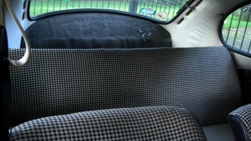 Een Toyota Prius, Volvo C30 of Mitsubishi Outlander met lederen bekleding voor de deur staan? Grote kans dat deze langs DK Schweizer is geweest voor een metamorfose van het interieur. Wij namen een ki