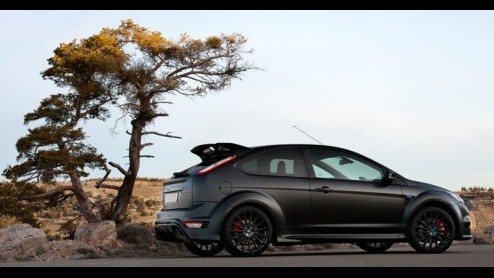 Het paradepaardje van Ford heeft een prijs. De Ford Focus RS500 staat voor 61.600 euro in de prijslijst. De belangstelling voor de tien Nederlandse exemplaren is groot, liefhebbers van de 350 pk sterk