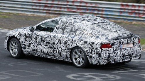 Audi heeft de vaart van modellenuitbreiding er flink in zitten. Na de komst van de tweedeurscoup A5 is het eind dit jaar tijd voor de presentatie van de vierdeurscoup A7. Het technische team is er n