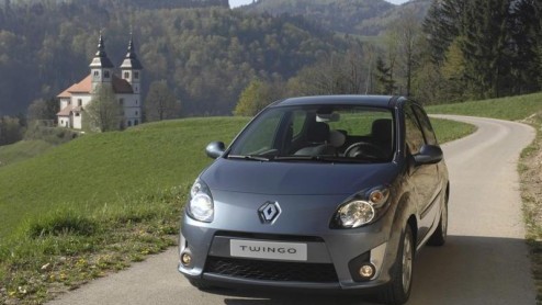 De autoverkopen trekken duidelijk weer aan. In april werden er 37.654 nieuwe personenautos geregistreerd, ruim 24% meer dan in dezelfde maand van 2009. Volkswagen en Toyota deden beiden de beste zake