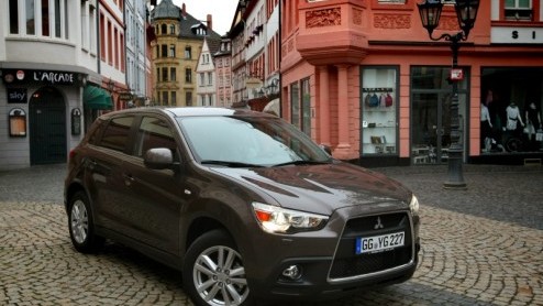 Compacte SUV-modellen zijn momenteel helemaal hot, zelf zodanig dat een merk er helemaal van kan opbloeien - iets dat Nissan dankzij de Qashqai kan beamen. Mitsubishi komt na de zevenzits Outlander me