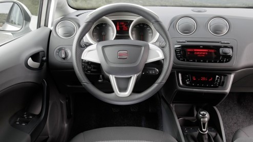 Op de autoshow van Frankfurt in september vorig jaar presenteerde Seat de Ibiza IBZ, een fraai gelijnde compacte lifestyle combi. De productieversie ervan, de Ibiza ST, heeft aan auto emocion moeten i