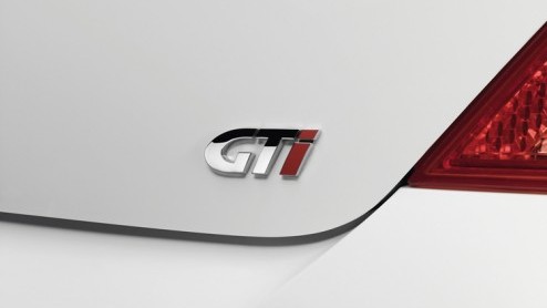 De GTi is terug bij Peugeot! Anno 2010 is het de gespierd uitgedoste 308 GTi met 200 pk sterke turbomotor die de sportievelingen op de weg kan gaan behagen, voor een prijs die net onder de 30 mille li