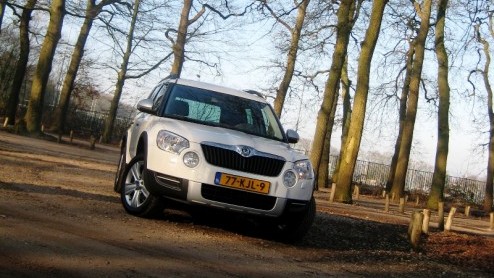 Met angst en beven hebben we uit moeten kijken naar de komst van de Skoda Yeti. Eenmaal uit de doeken bleek het echter een kleine vriendelijke reus, waarmee de Tsjechen inspelen op het nog steeds groe