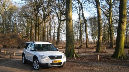 Met angst en beven hebben we uit moeten kijken naar de komst van de Skoda Yeti. Eenmaal uit de doeken bleek het echter een kleine vriendelijke reus, waarmee de Tsjechen inspelen op het nog steeds groe
