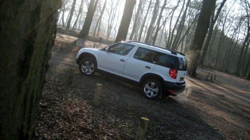 Met angst en beven hebben we uit moeten kijken naar de komst van de Skoda Yeti. Eenmaal uit de doeken bleek het echter een kleine vriendelijke reus, waarmee de Tsjechen inspelen op het nog steeds groe